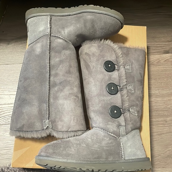 UGG | Shoes | Ugg Bailey Button Boot Size 6 | Poshmark